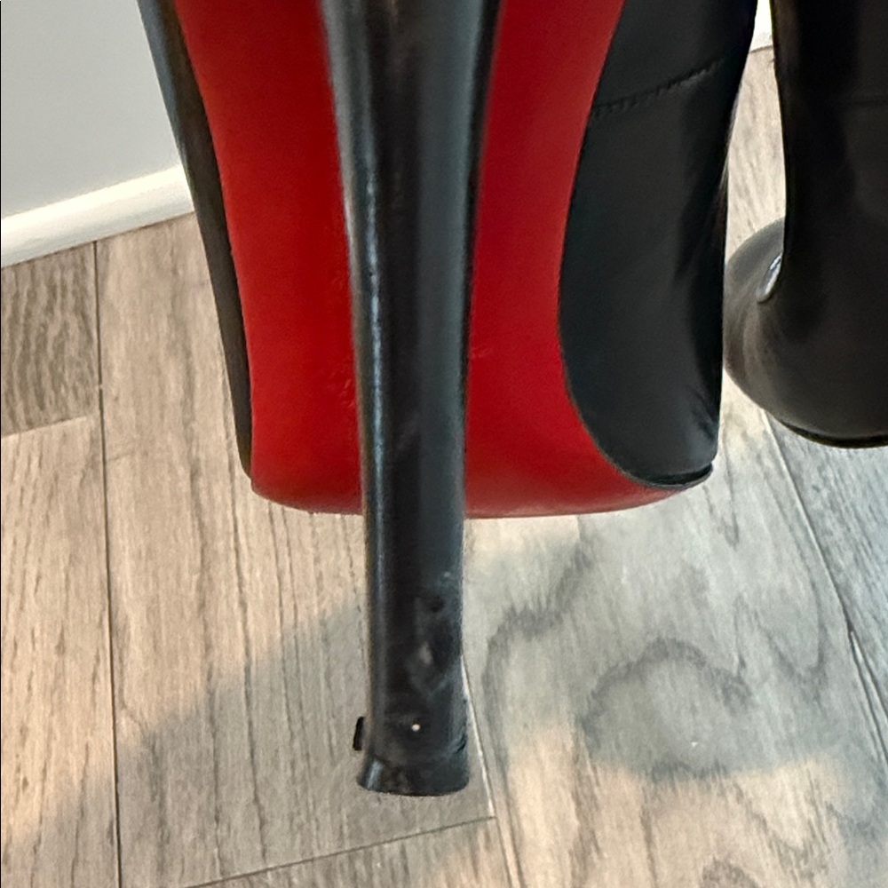 Christian Louboutin Classic Black Simple Stiletto Heels - Picture 8 of 9